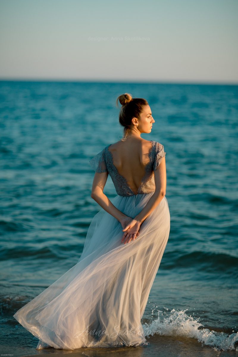 Свадебное платье серого цвета от Anna Skoblikova