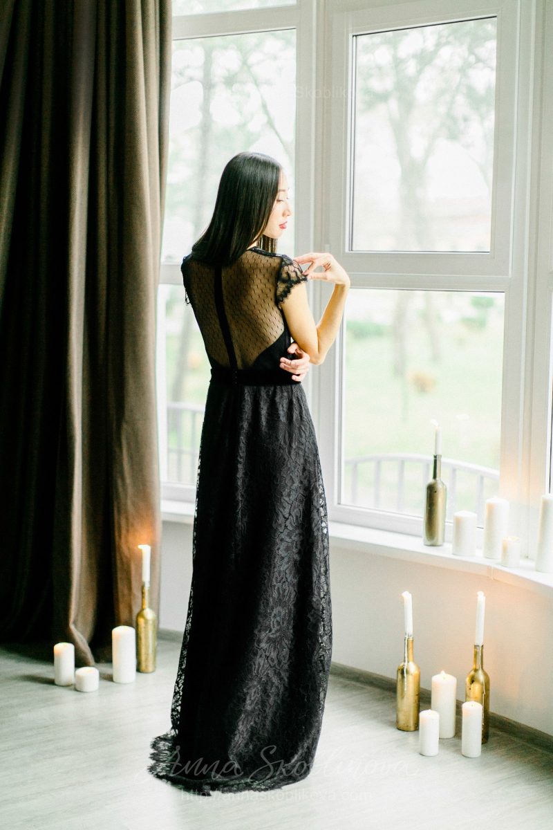 Black wedding dress with emphatic back by Anna Skoblikova