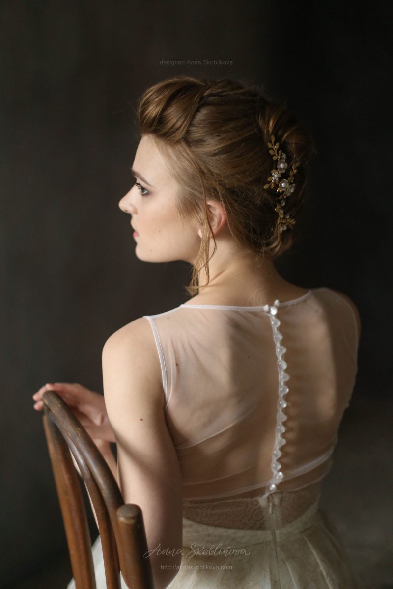 Свадебное платье из молочного кружева с золотой нитью от Anna Skoblikova