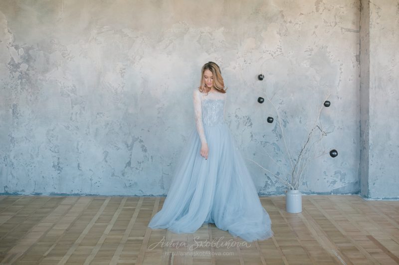 Blue wedding dress from Chantilly lace by Anna Skoblikova