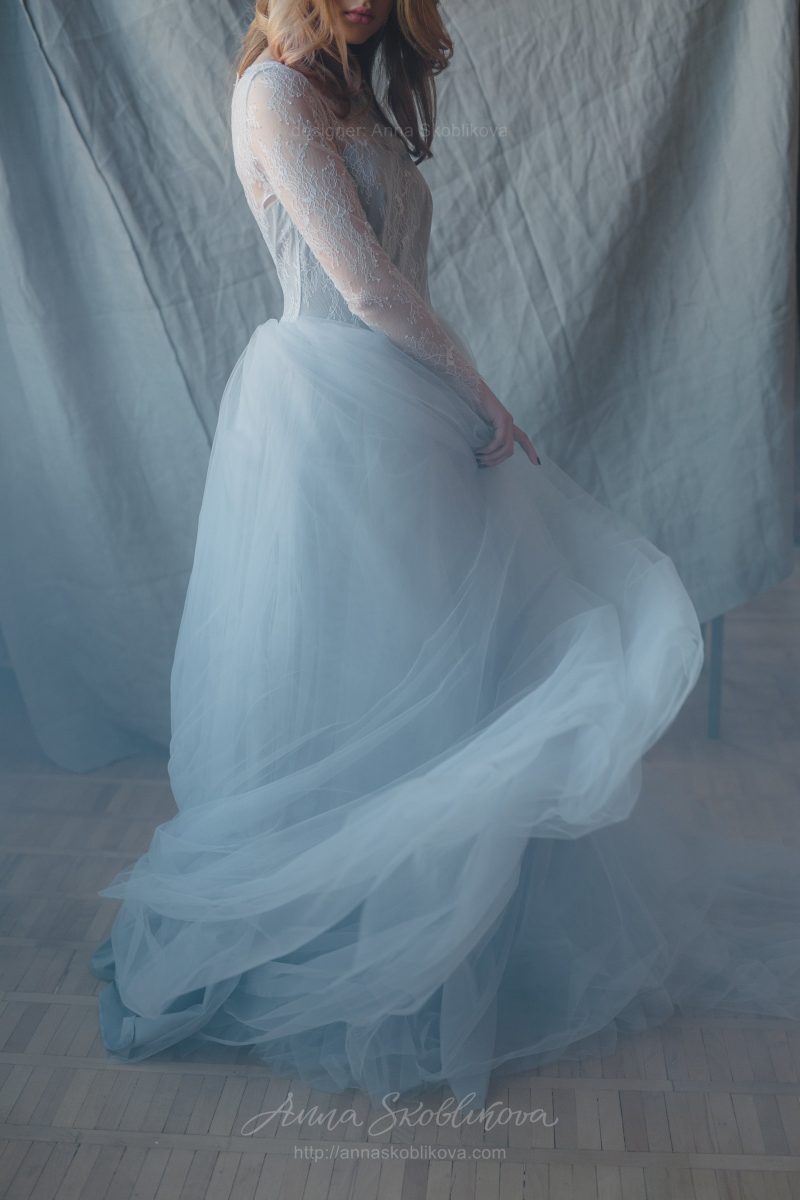 Blue wedding dress from Chantilly lace by Anna Skoblikova