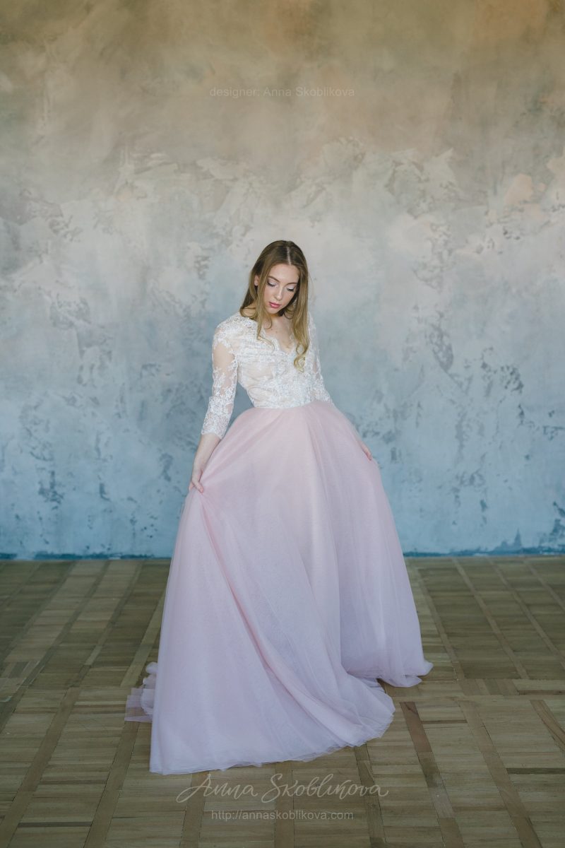 Pink wedding dress with milk lace by Anna Skoblikova