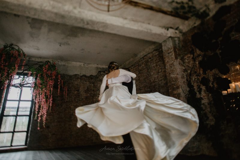 Pearl - Stunning author`s texture wedding dress \\ Anna Skoblikova