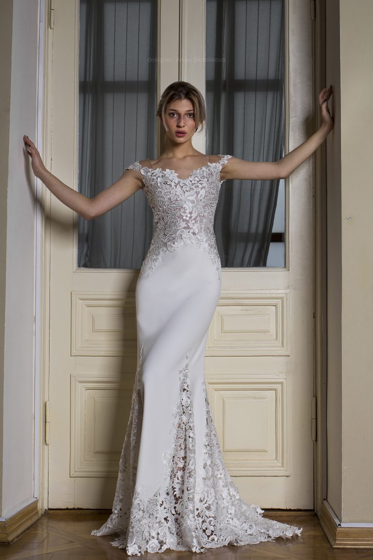 Boho wedding dress Alexandra - features the delicate tracery macramé ...