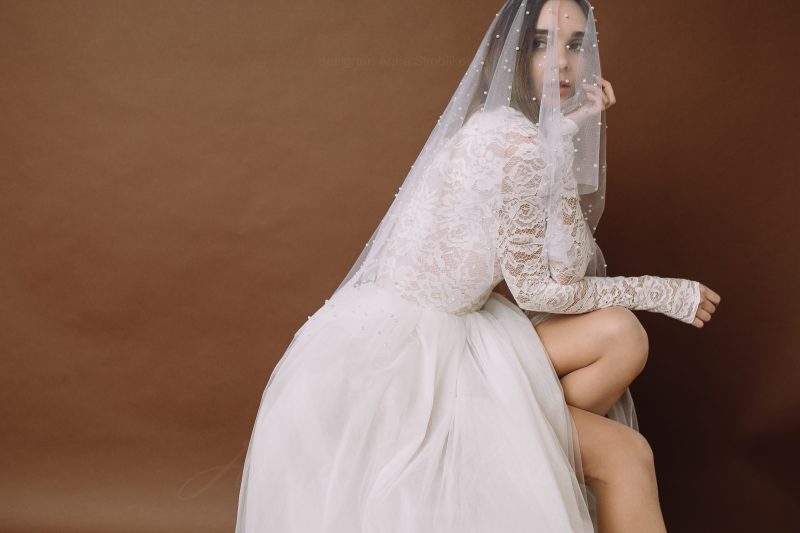 Свадебное платье состоящее из кружевного боди и легкой юбки \ Anna SKoblikova