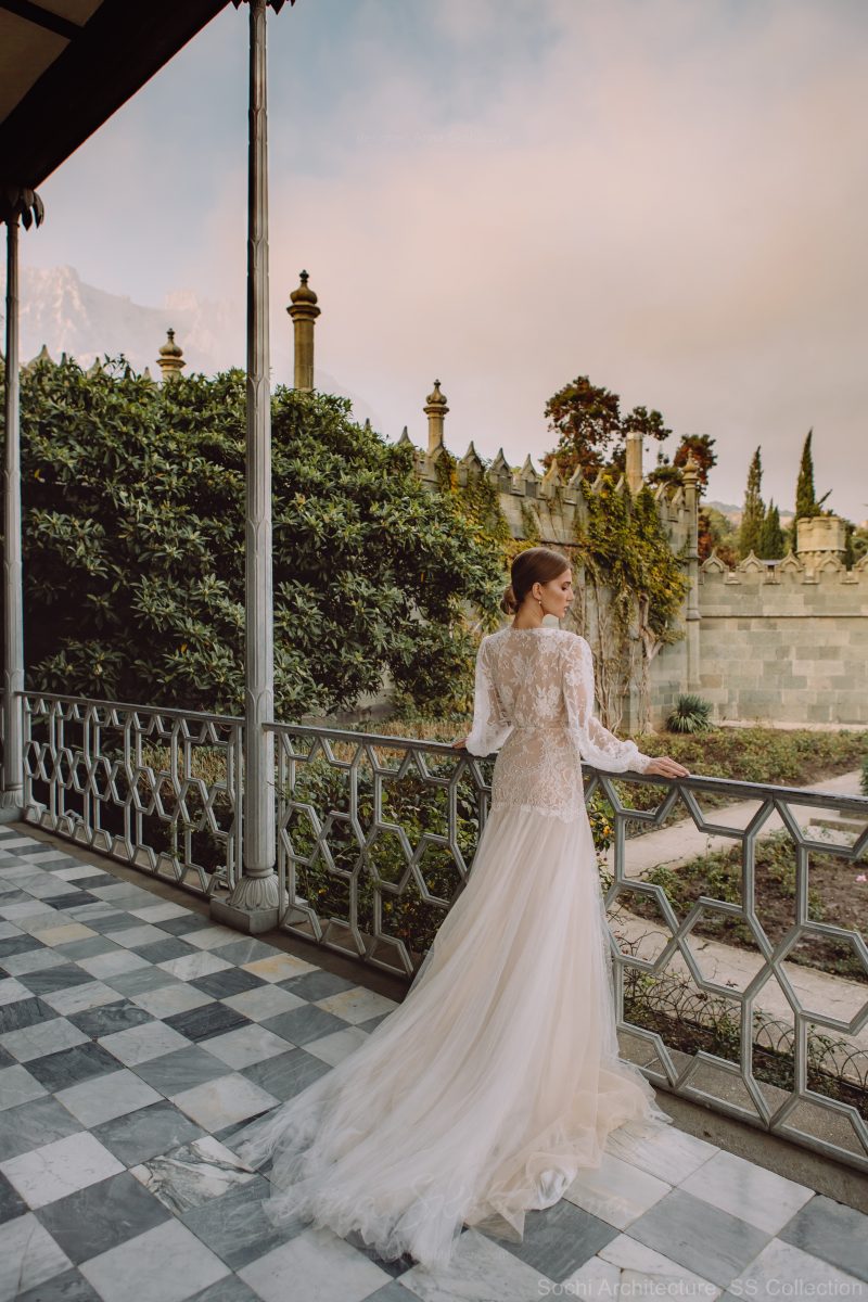 Beaded wedding dress with illusion effect - 0165 - Rosa Landora : Photo 1