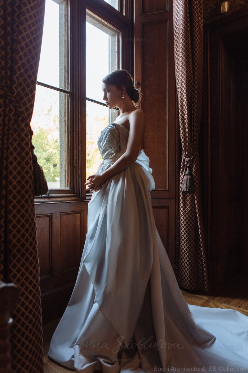 Natural silk organza wedding dress: Photo 2 \ Anna Skoblikova \ 0174