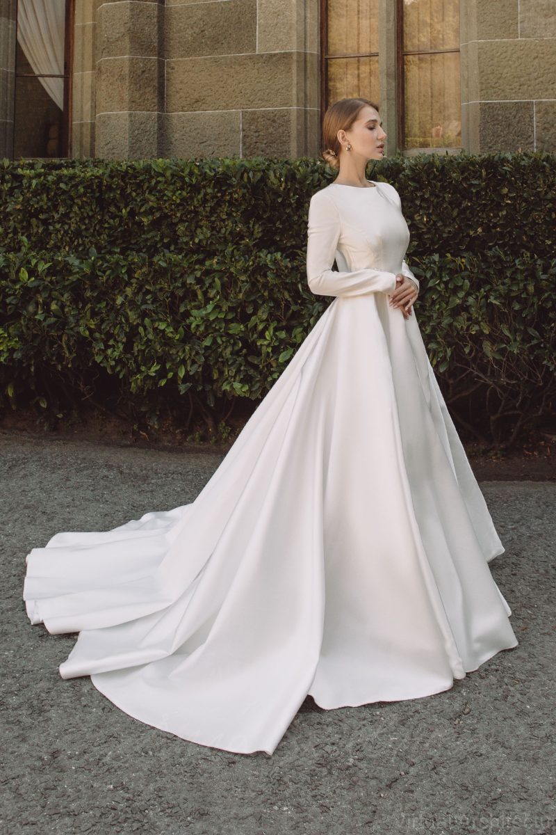 Атласное свадебное платье с длинными рукавами - Polar Star // Anna Skoblikova // 0194 | Фото 1