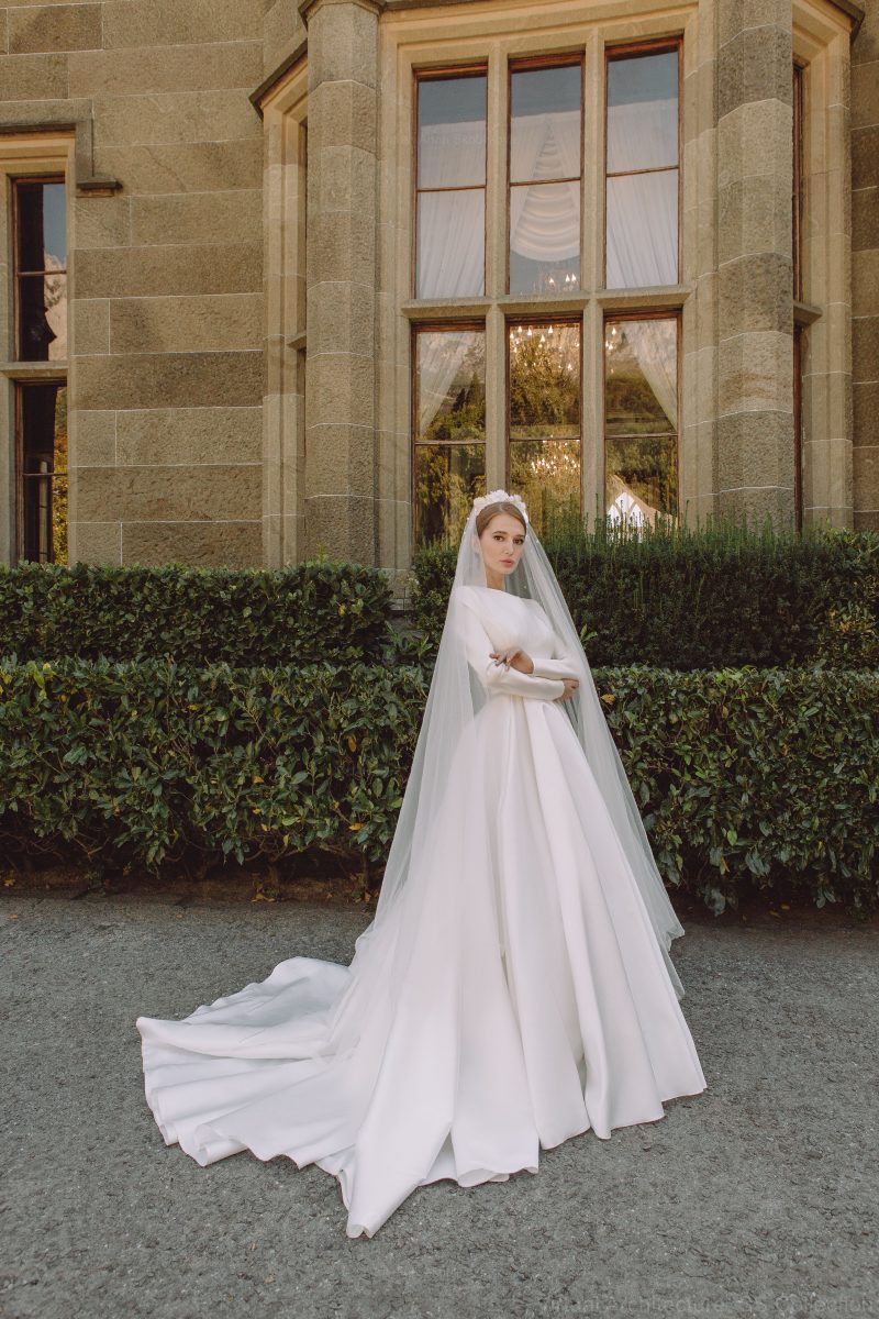 Атласное свадебное платье с длинными рукавами - Polar Star // Anna Skoblikova // 0194 | Фото 7