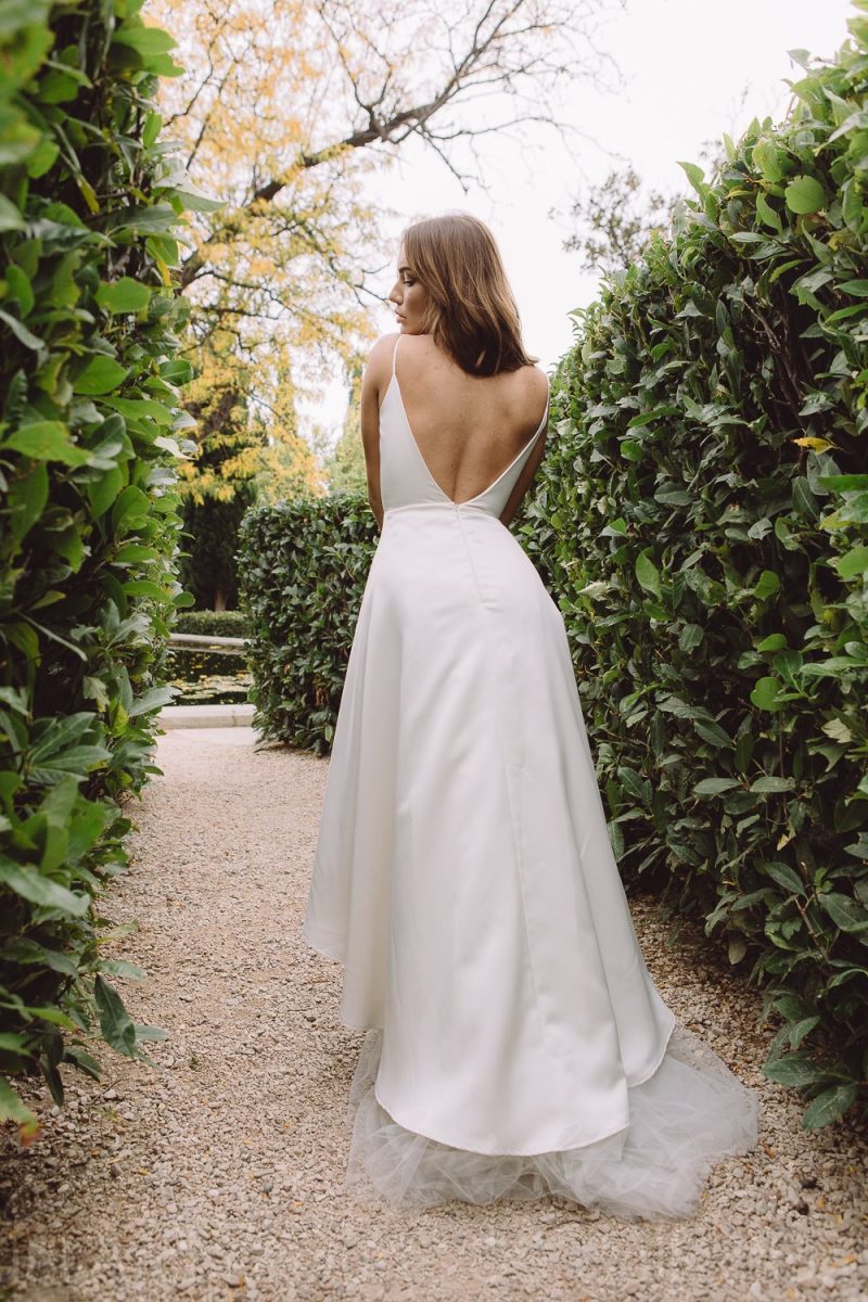 Minimalist wedding dress - Elena \ Anna Skoblikova \ 0193 | Photo 3