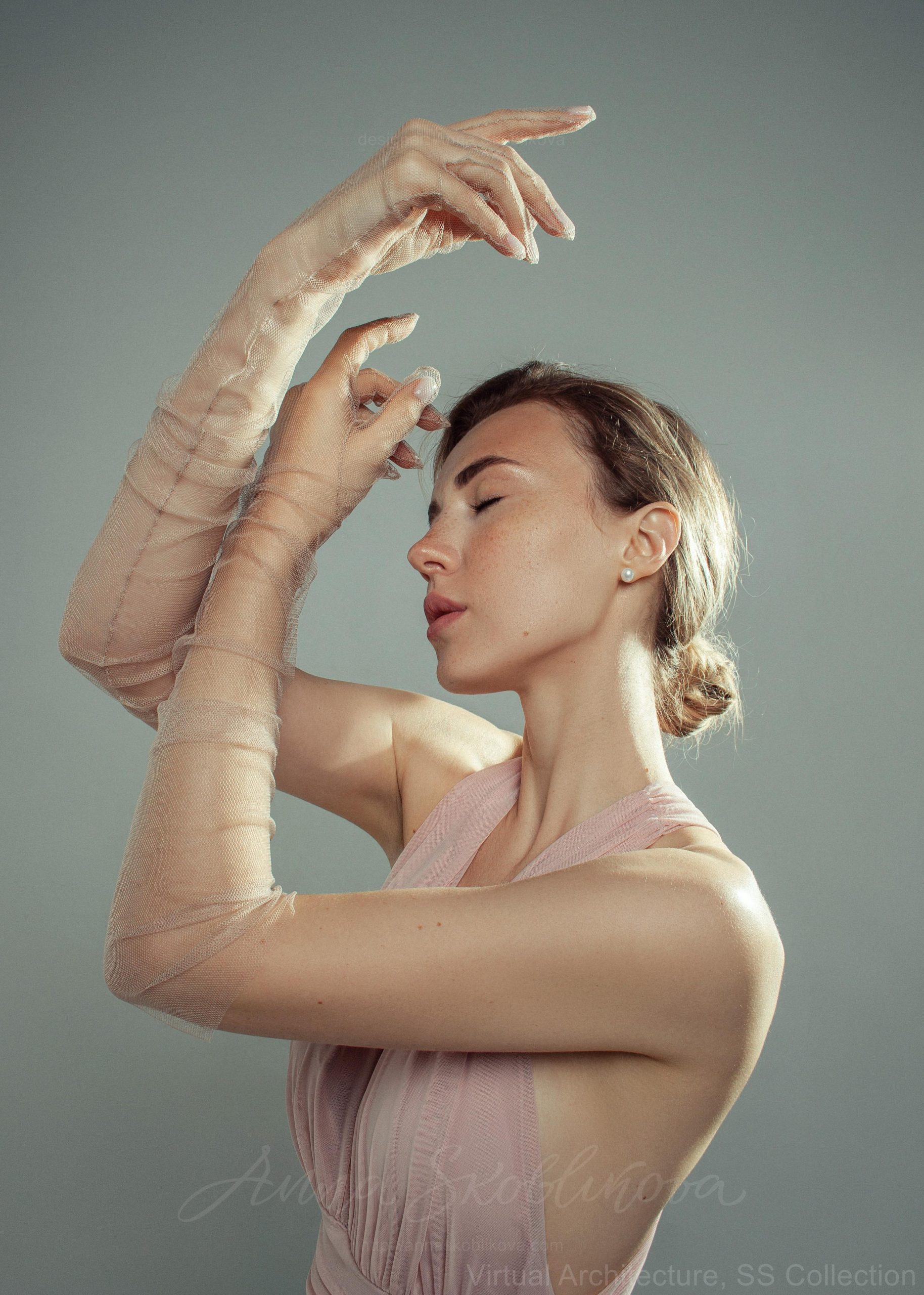 Nude Silk Gloves \ Anna Skoblikova \ 0241 | Photo 1